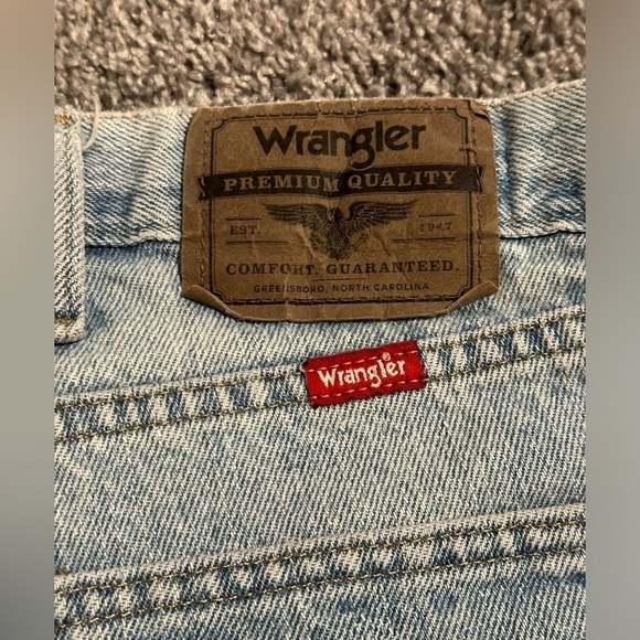 Wrangler Men’s Light Denim Shorts - Picture 3 of 10